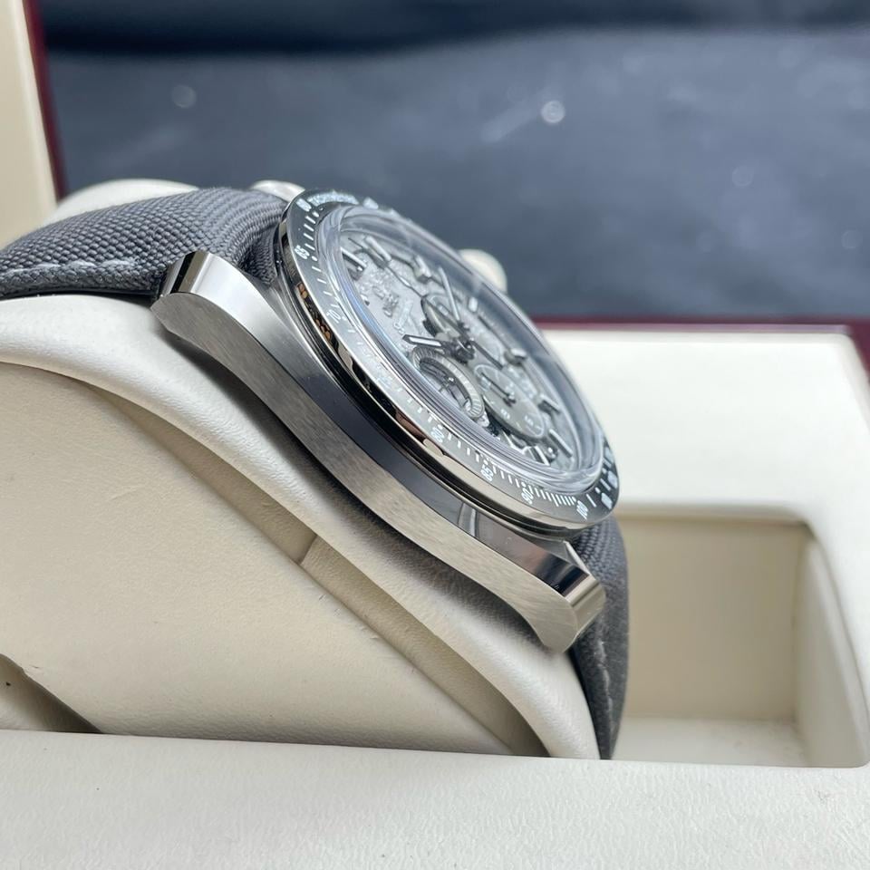LUNAR GREY Heritage Chronograph 44mm — Full Ceramic Edition